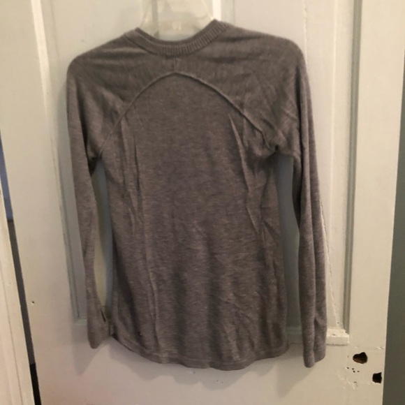 Lululemon sweater size 4 - Picture 4 of 5
